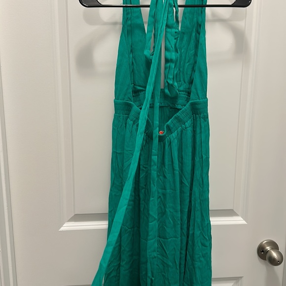 NWT Renamed Open back Maxi dress. Size Small. Green. Front slit. - Picture 5 of 6